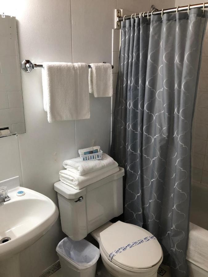 Pines Motel Сикамус Екстериор снимка