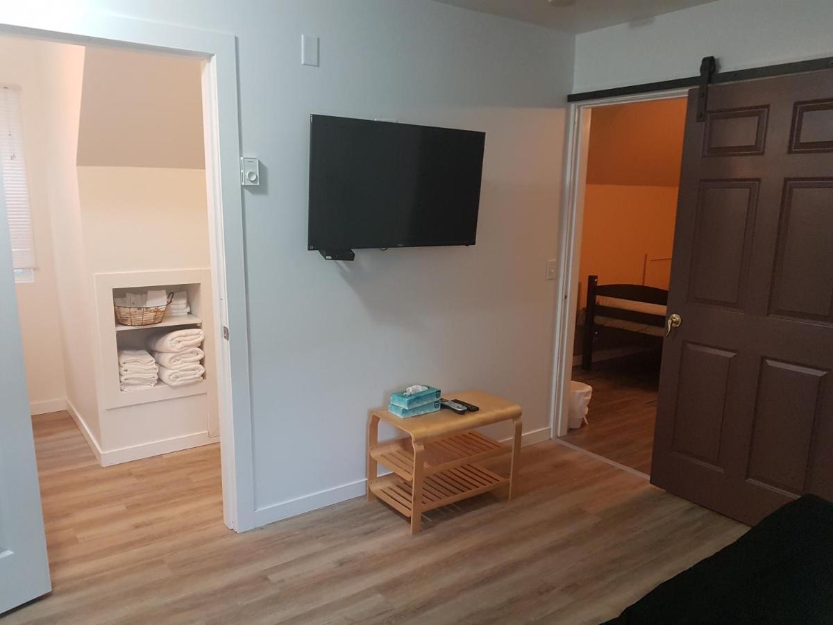 Pines Motel Сикамус Екстериор снимка